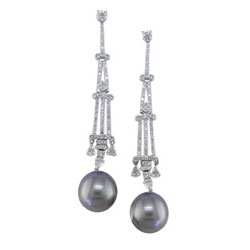 E1428 18KW Black Pearl and Diamond Earrings